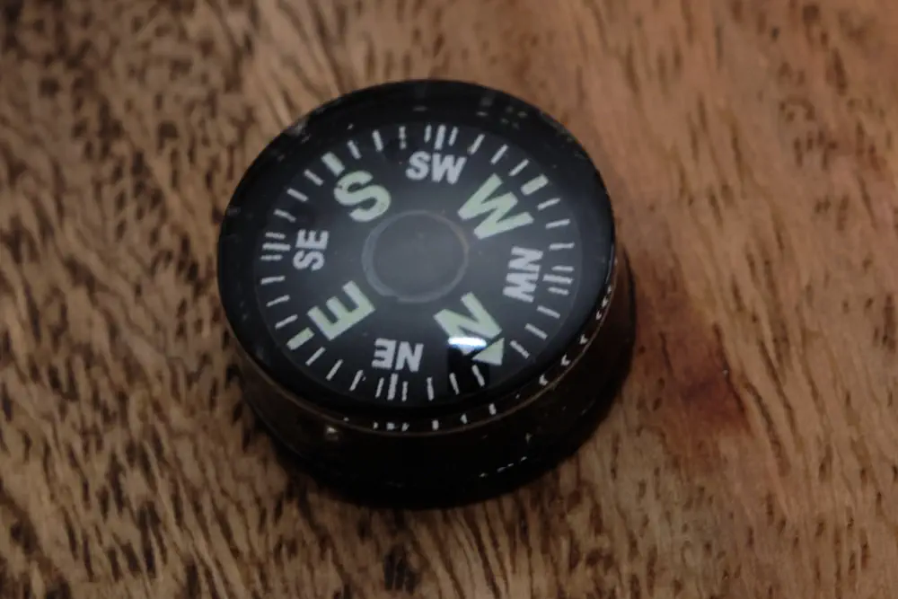 Helikon-Tex Knopfkompass für das Survival Kit